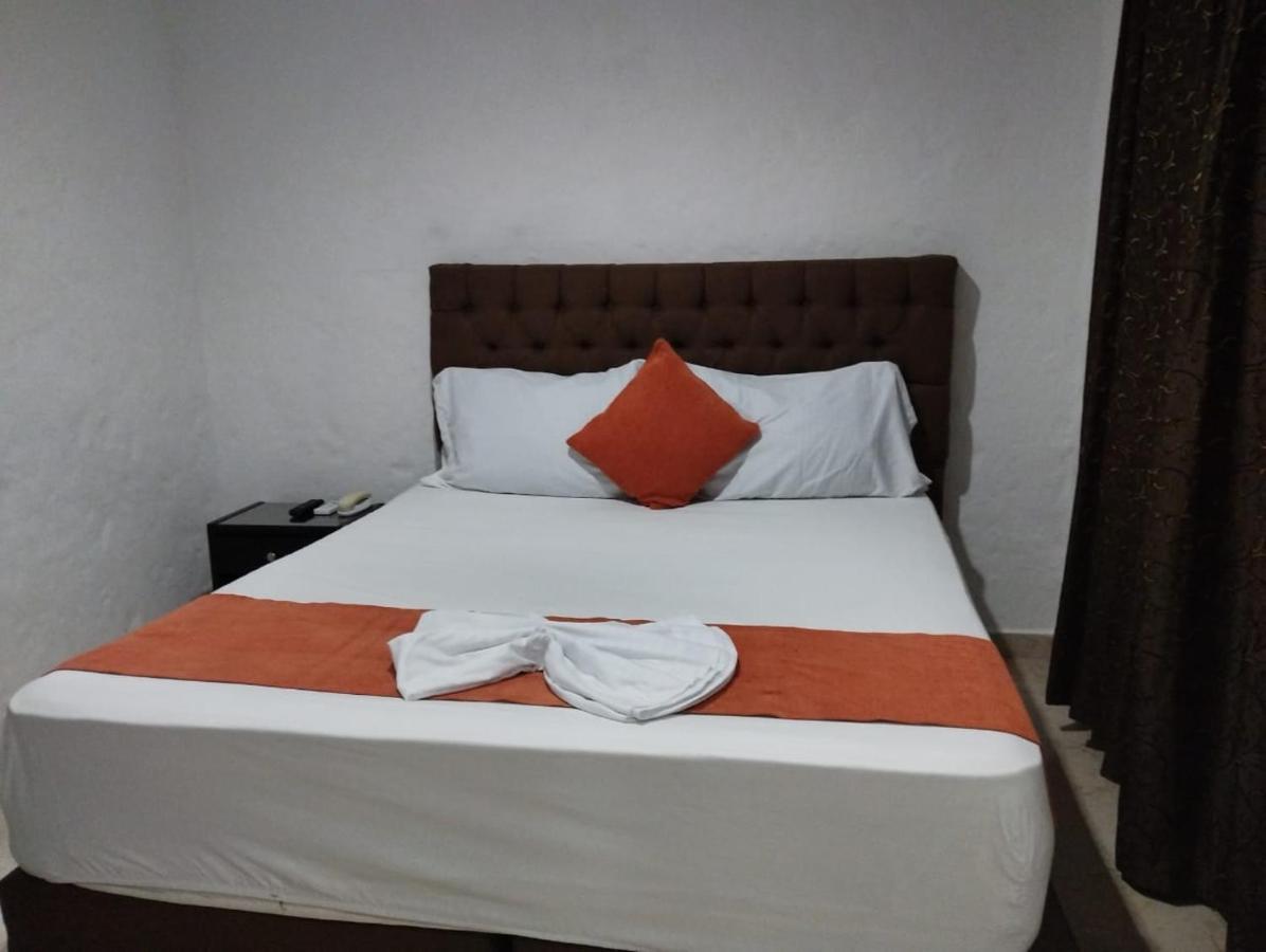Blue Star Hotel Melgar Exterior foto